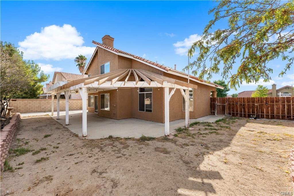 39566 Dunbar St in Palmdale, CA - Building Photo