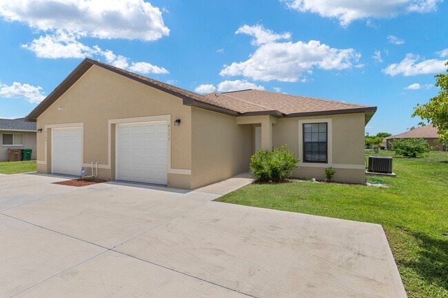 4111 Skyline Blvd in Cape Coral, FL - Building Photo - Building Photo