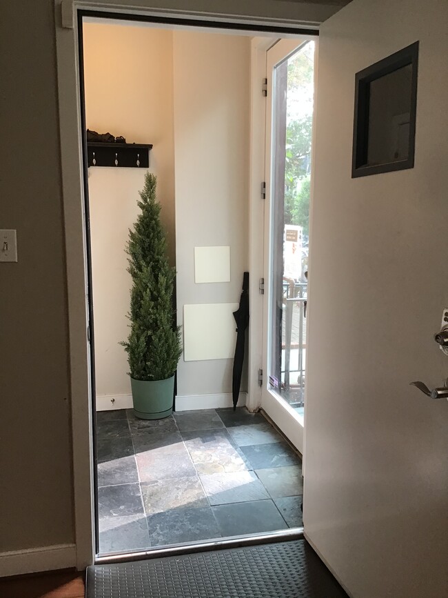 1425 5th St NW, Unit #1 in Washington, DC - Building Photo - Building Photo