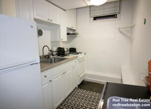238 Hemenway St, Unit B7 in Boston, MA - Foto de edificio - Building Photo