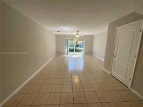 3023 SW 129th Terrace in Miramar, FL - Foto de edificio - Building Photo