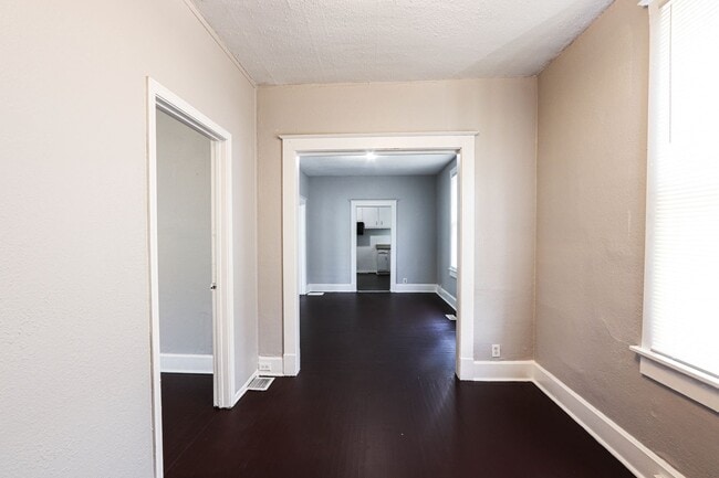 1163 S Bedford Ave in Evansville, IN - Building Photo - Building Photo