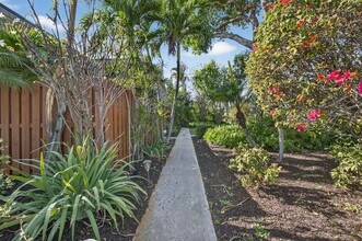 112 Ocean Cove Dr in Jupiter, FL - Foto de edificio - Building Photo