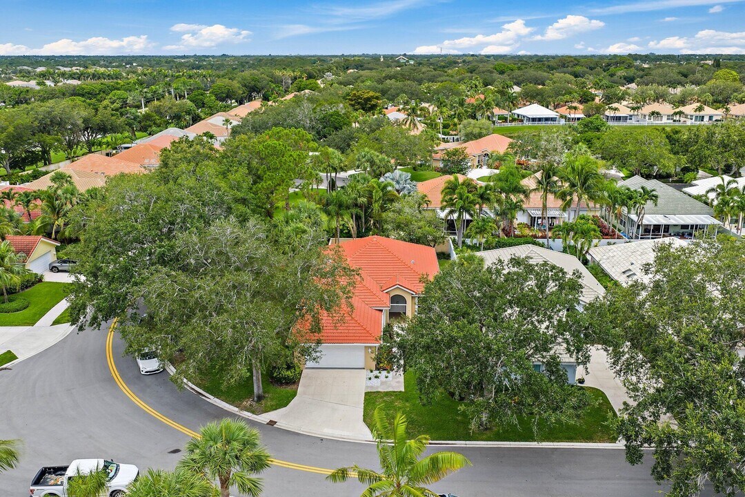 173 E Hampton Way in Jupiter, FL - Building Photo