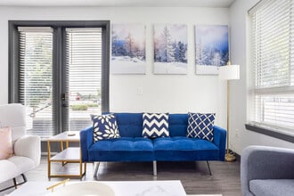 6155 N Rural St in Indianapolis, IN - Foto de edificio - Building Photo