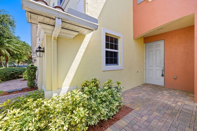 4381 Lazio Way in Ft. Myers, FL - Building Photo - Building Photo