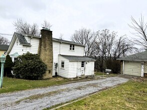 915 Perry Hwy in Pittsburgh, PA - Building Photo - Building Photo