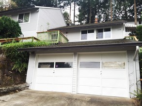 Caufield Park Apartments in West Linn, OR - Building Photo - Building Photo