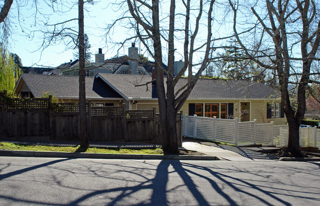 58 Hill St in Mill Valley, CA - Building Photo - Building Photo