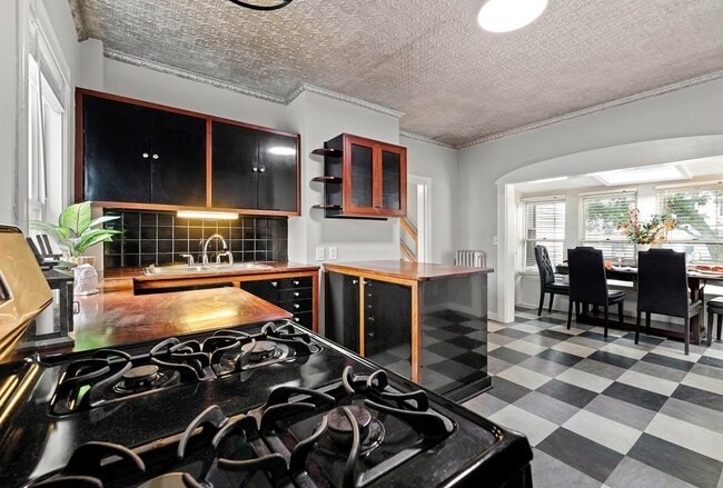 80 Irving St, Unit 2 in Somerville, MA - Foto de edificio - Building Photo