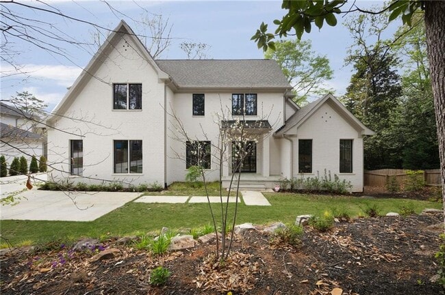 1074 Moores Mill Rd NW in Atlanta, GA - Building Photo - Building Photo