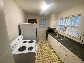 2076 Midway St in Montgomery, AL - Building Photo - Building Photo