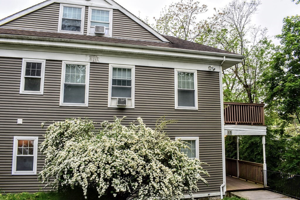 15 Parley Ave, Unit 1 in Boston, MA - Foto de edificio