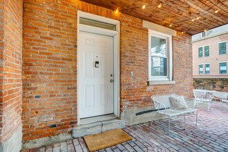 413 Milton St in Cincinnati, OH - Building Photo - Building Photo