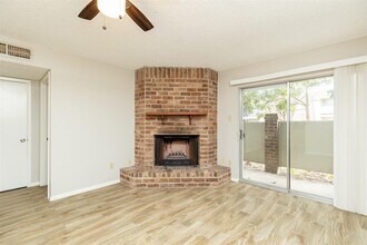 2800 Jeanetta St, Unit 2805 in Houston, TX - Foto de edificio - Building Photo