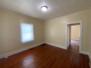 19 S Collett St in Danville, IL - Building Photo - Building Photo