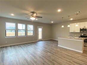 195 Fieldwood Dr in Mustang Ridge, TX - Building Photo - Building Photo