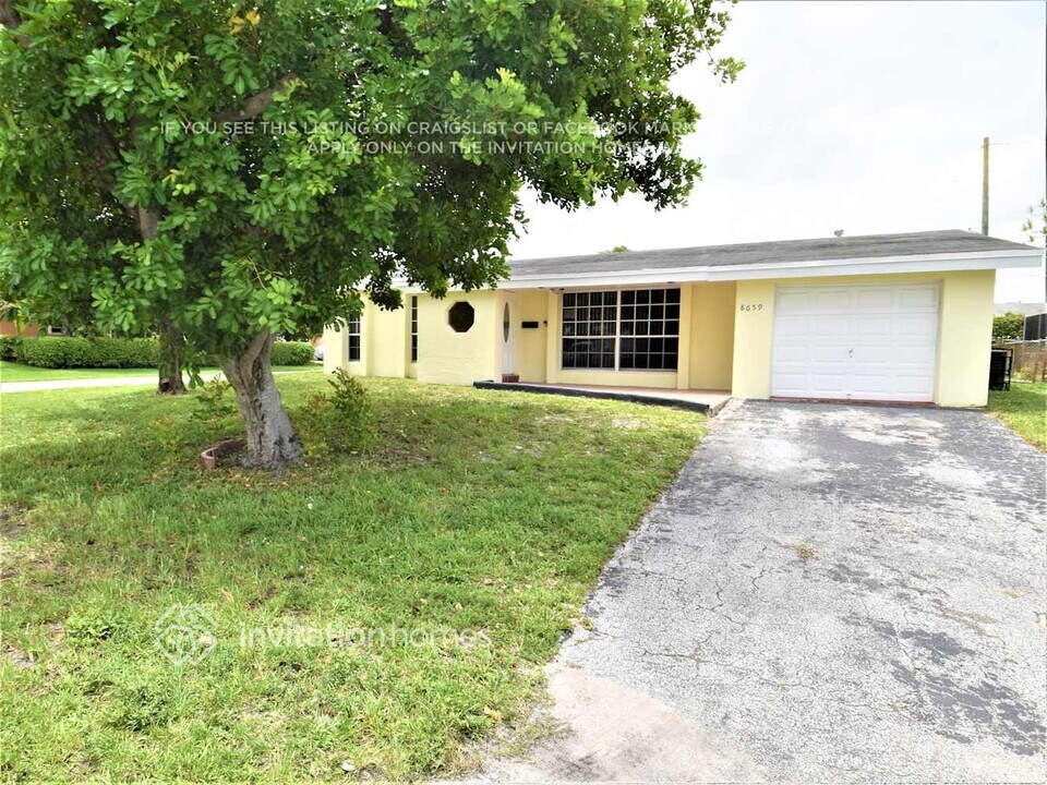8659 Sheraton Dr in Miramar, FL - Building Photo