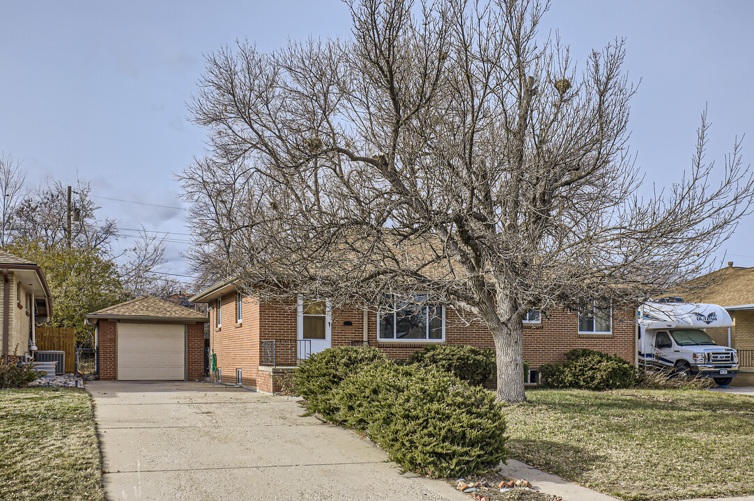 111 Coral Way in Broomfield, CO - Foto de edificio