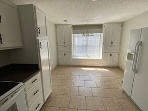 722 Cindy Ln in Hinesville, GA - Building Photo - Building Photo