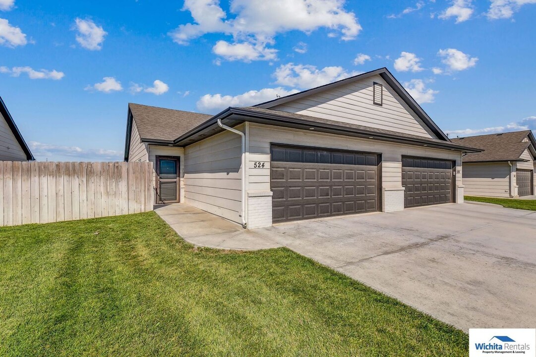 524 Martens Ct in Goddard, KS - Building Photo