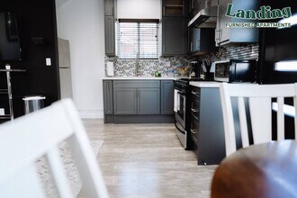 11684 Erwin St-Unit -A.1300630 in Los Angeles, CA - Building Photo - Building Photo