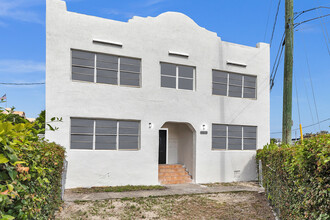 River Edge Apartments in Miami, FL - Building Photo - Primary Photo