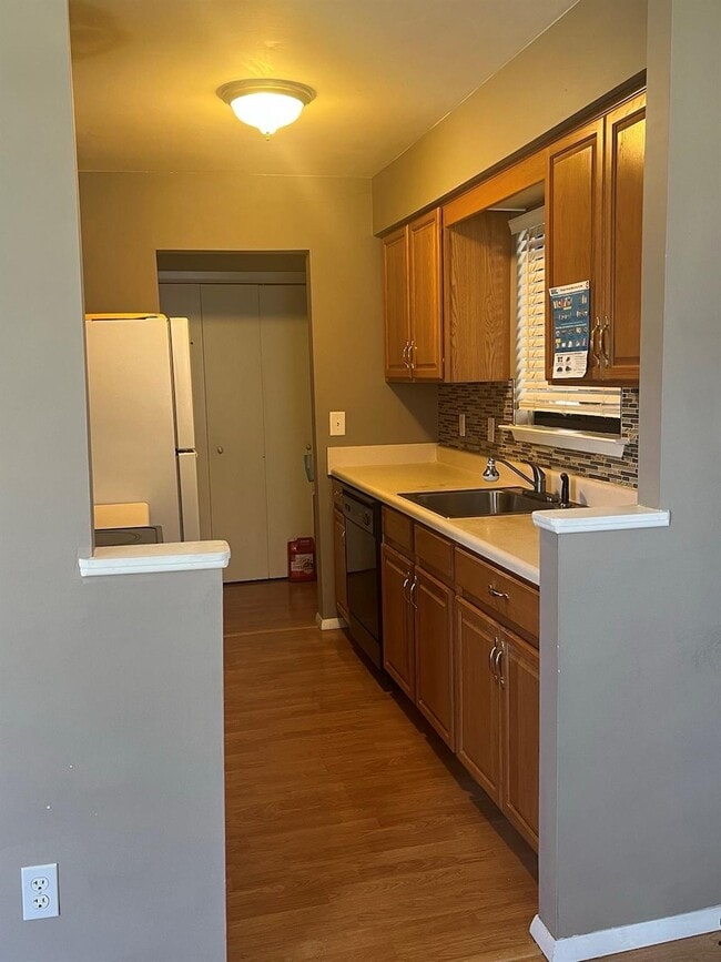 5 Sycamore Dr in Middletown, NY - Building Photo - Building Photo