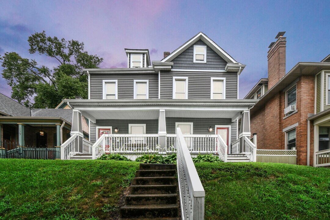 547 W 3rd Ave in Columbus, OH - Building Photo