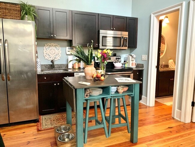 109 Coming St in Charleston, SC - Building Photo - Building Photo