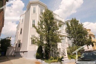 17 Harvard Ter in Boston, MA - Building Photo - Building Photo