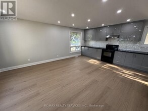 41 MacLaren Ave in Barrie, ON - Building Photo - Building Photo