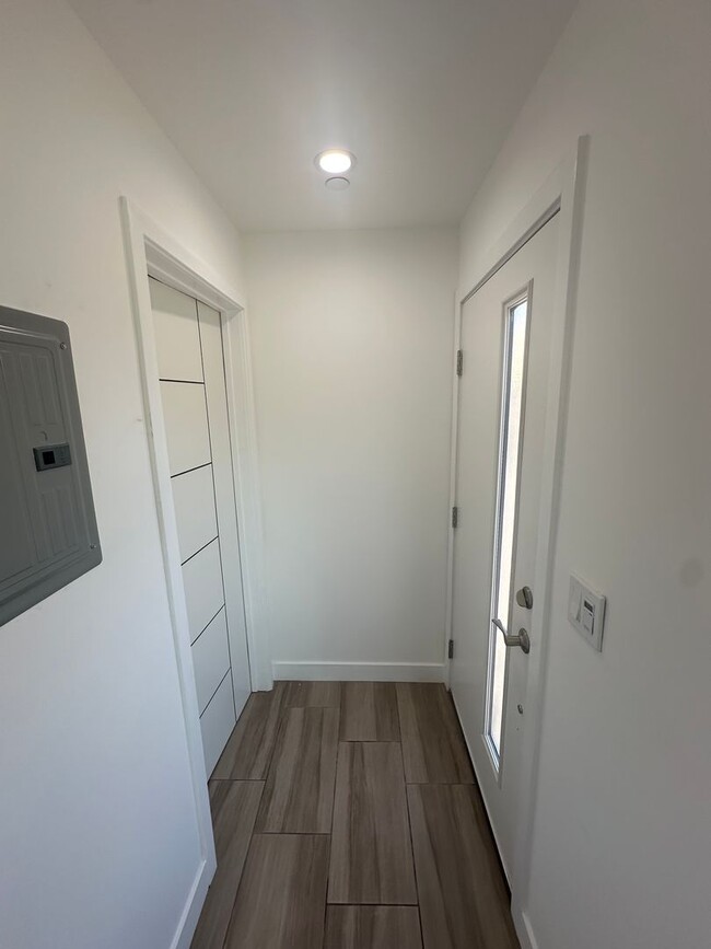 16551 Vine Ter in Los Angeles, CA - Building Photo - Building Photo