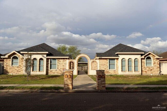 7 West Dr in Edinburg, TX - Building Photo - Building Photo