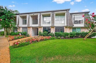 12633 Memorial Dr in Houston, TX - Building Photo - Building Photo