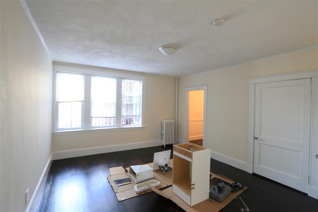 158 Summer St, Unit 208 in Somerville, MA - Building Photo