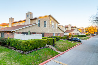 Ridgeline Townhomes in Carrollton, TX - Building Photo - Building Photo