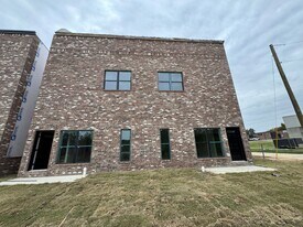 321 Houghton St in Jonesboro, AR - Building Photo