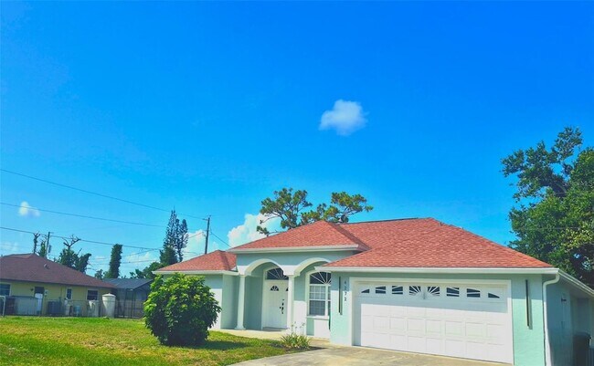 4272 Pandora Rd in Venice, FL - Foto de edificio - Building Photo