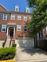 2939 Chesham St in Fairfax, VA - Building Photo