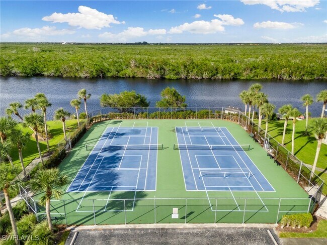 1006 Mainsail Dr in Naples, FL - Building Photo - Building Photo