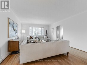 28 Barbara Crescent in Toronto, ON - Building Photo - Building Photo