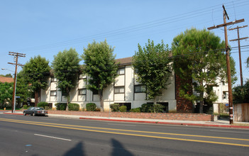 5206 Norwich Ave in Sherman Oaks, CA - Building Photo - Building Photo