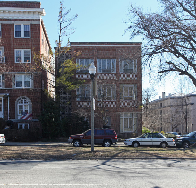 3201 N Charles St in Baltimore, MD - Building Photo - Building Photo