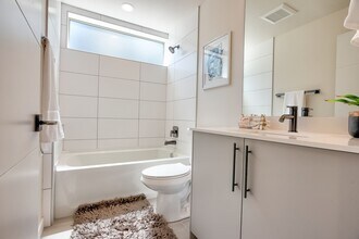 1131 NW 57th St in Seattle, WA - Building Photo - Building Photo