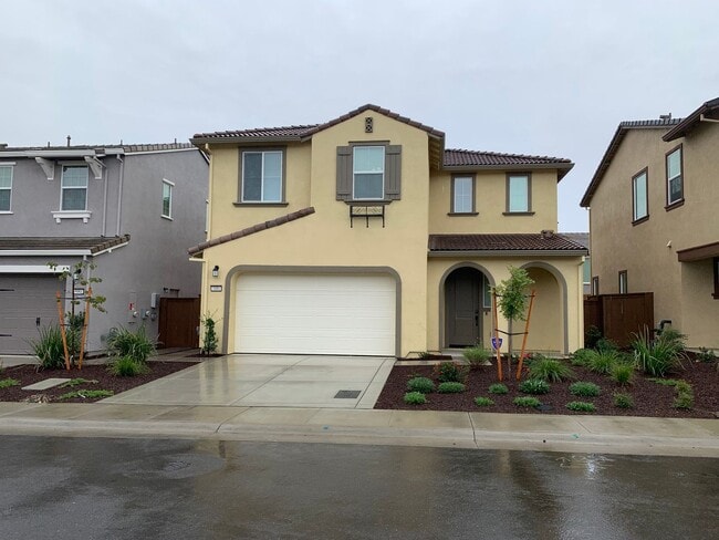 property at 3481 Hampton Dr