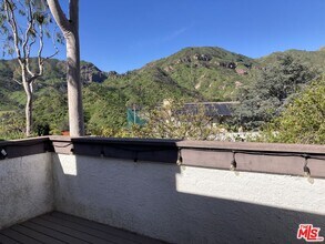 1506 Palisades Dr in Los Angeles, CA - Building Photo - Building Photo