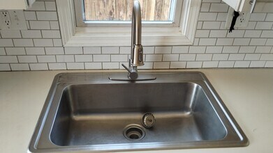 1225 S Cedar Ave in Independence, MO - Building Photo - Building Photo