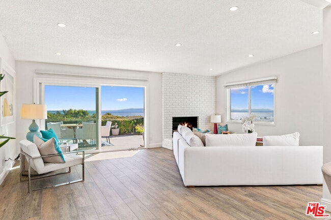 3636 Oceanhill Way in Malibu, CA - Building Photo - Building Photo