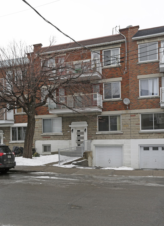 8033 Sagard in Montréal, QC - Building Photo